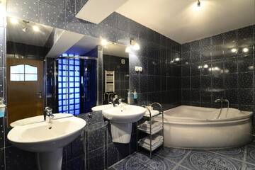 Фото номера Номер Делюкс с кроватью размера «queen-size» Отель Hotel IKAR г. Быдгощ 3